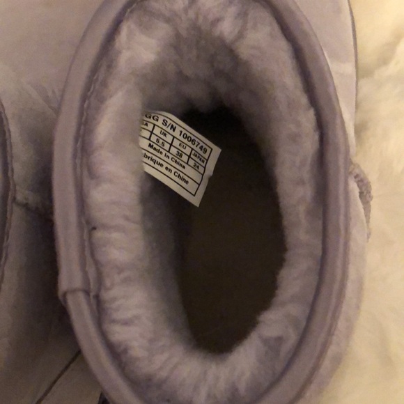 UGG Lavender Bailey Bow Boots with Swarovski Crystals Size USA 7 - Picture 15 of 15